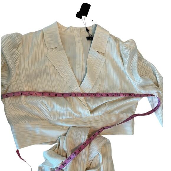BCBGMAXAZRIA wrap blouse - Picture 7 of 9